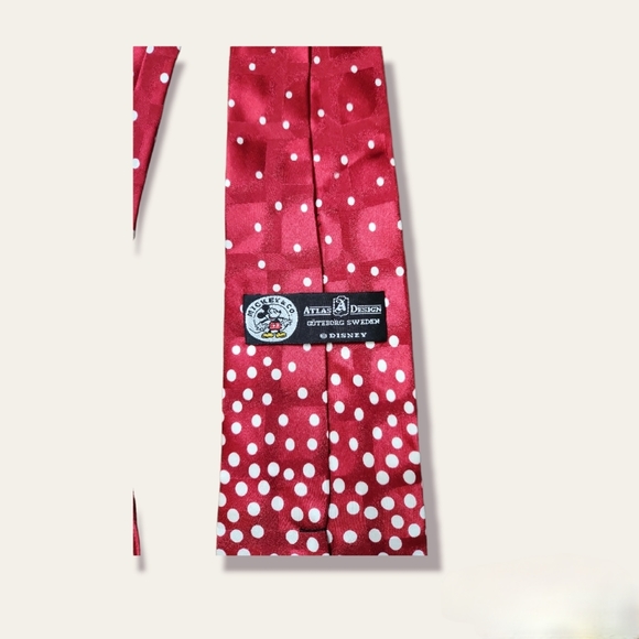 Atlas Design Mickey & Co Disney Holiday Tie - Picture 4 of 5